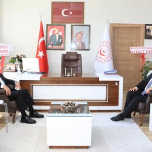 AİLE VE SOSYAL HİZMETLER BAKANLIĞI MÜŞAVİRİ KARİYER UZMANI SAYIN ZEYNEL ABİDİN KOÇ'TAN İL MÜDÜRÜMÜZ SAYIN SERDAR DEMİRCİ'YE HAYIRLI OLSUN ZİYARETİ - fotoğraf 1