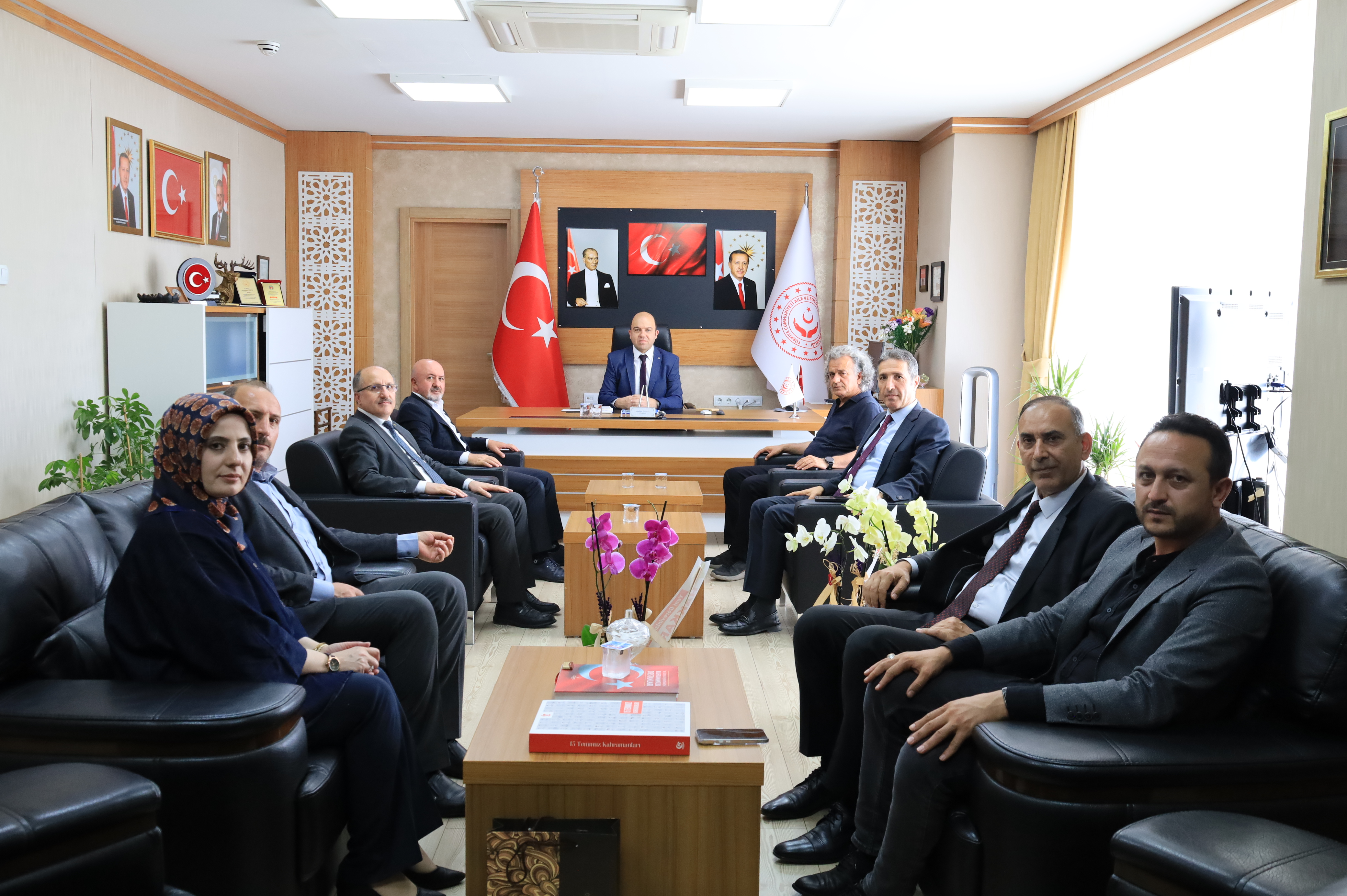 Sağlık-Sen Erzincan Şube Başkanı Sayın Halil İbrahim İçoğlu Ve Beraberindeki Yönetim Kurulu Üyeleri, İl Müdürümüz Sayın Abdulhalim Ünalan’ı Makamında Ziyaret Etti.