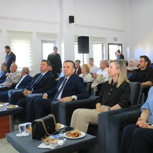 İL MÜDÜRÜMÜZ SAYIN SERDAR DEMİRCİ ÇOCUK EVLERİ SİTESİ TARAFINDAN DÜZENLENEN "ÇOCUK VE VATAN" KONULU MÜZİK DİNLETİSİNE KATILDI - fotoğraf 6