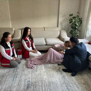 Oltu İlçesinde Evde Bakım Hizmetinden Yararlanan Ailemizi Ziyaret Ettik. - fotoğraf 1