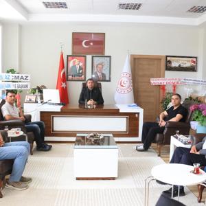 SOSYAL HİZMET MERKEZİ MÜDÜRÜ VE KIYMETLİ MESAİ ARKADAŞLARINDAN İL MÜDÜRÜMÜZ SAYIN SERDAR DEMİRCİ’YE ZİYARET - fotoğraf 1