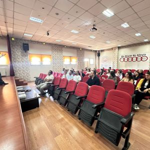 İPEKYOLU ŞERİF ONAT SOSYAL HİZMET MERKEZİ MÜDÜRLÜĞÜ DEĞERLENDİRME TOPLANTISI GERÇEKLEŞTİRİLDİ - fotoğraf 1