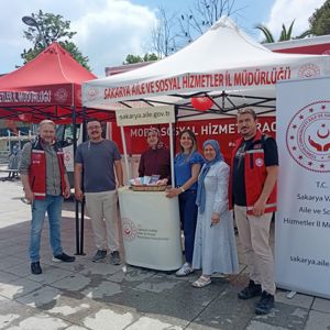 Mobil Sosyal Hizmet Aracımızla Adapazarı İlçesindeki Vatandaşlarımızın Yanındayız - fotoğraf 1