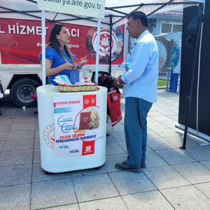  Mobil Sosyal Hizmet Aracımızla Adapazarı İlçesindeki Vatandaşlarımızın Yanındayız - fotoğraf 8