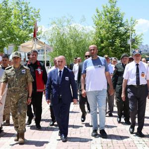 KIBRIS GAZİMİZ ŞAHİN ACAR SON YOLCULUĞUNA UĞURLANDI - fotoğraf 2