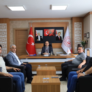 Öz- Sağlık İş Sendikası Erzincan Şube Başkanı Sayın Metin Bulut Ve Beraberindeki Yönetim Kurulu Üyeleri, İl Müdürümüz Sayın Abdulhalim Ünalan’ı Makamında Ziyaret Etti. - fotoğraf 1