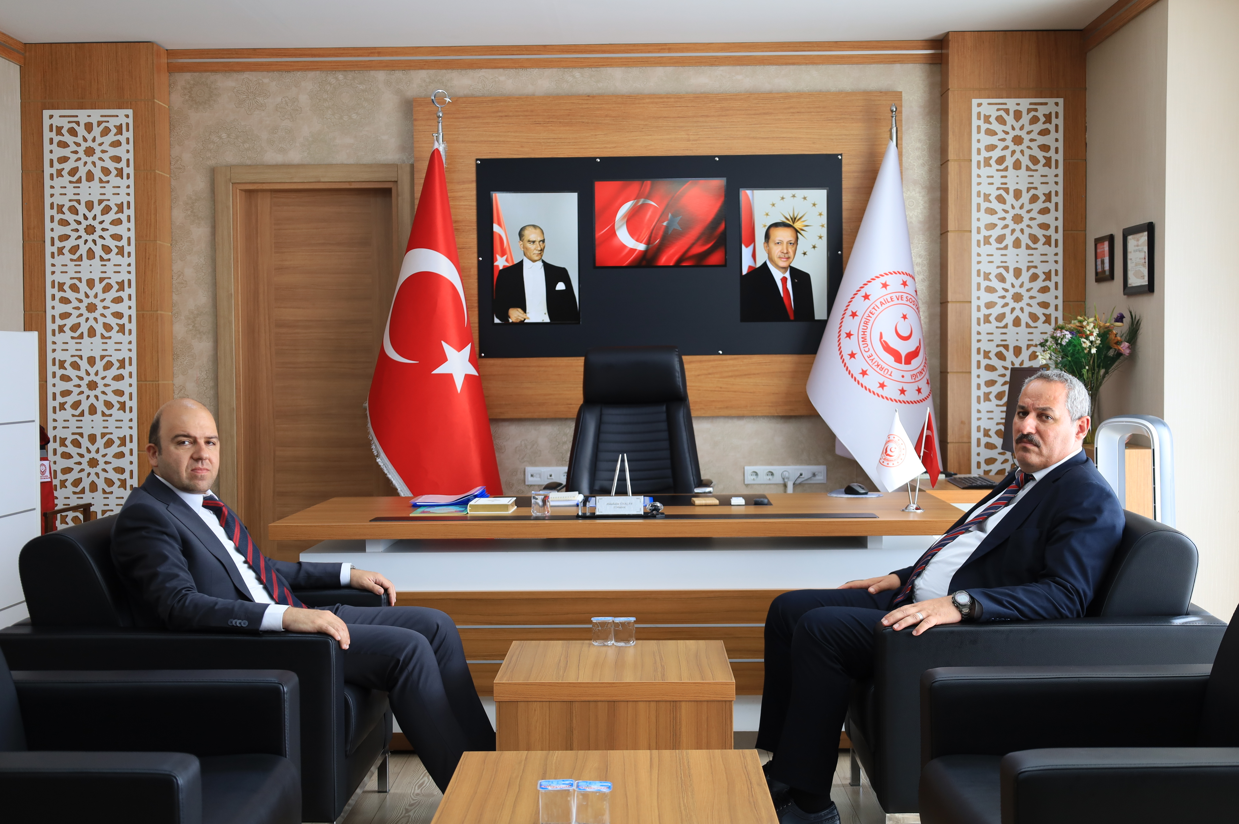 Erzincan Gençlik ve Spor İl Müdür V.  Sayın Fatih ÇÖPÜR İl Müdürümüz Sayın Abdulhalim Ünalan’ı Makamında Ziyaret Etti.
