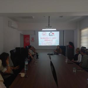 Edirne Aile ve Sosyal Hizmetler İl Müdürlüğü personeli tarafından İşkur İl Müdürlüğü personellerine yönelik Koruyucu Aile Tanıtım Programı Düzenlendi. - fotoğraf 2