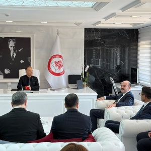 Bakan Yardımcımız Adil Köse Süleyman Demirel Üniversitesi Rektörü Mehmet Saltanı Ziyaret Etti - fotoğraf 1