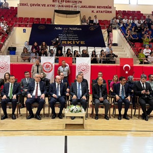 Süleyman Demirel Üniversitesi ev sahipliğinde düzenlenen 6. Ulusal Tazelenme Olimpiyatlarına Bakan Yardımcımız Adil Çalışkan, Engelli ve Yaşlı Hizmetleri Genel Müdür Yardımcısı İsa Tekpınar, Yaşlı Politikaları Daire Başkanı Doç. Dr. Fatih Elibol, Yaşlı Bakım Hizmetleri Daire Başkanı Yakup Gümüş ve İl Müdürümüz Selim Köse katılım sağladı. - fotoğraf 8