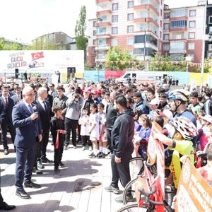 19 Mayıs Atatürk’ü Anma, Gençlik ve Spor Bayramı Coşkuyla Kutlandı - fotoğraf 5