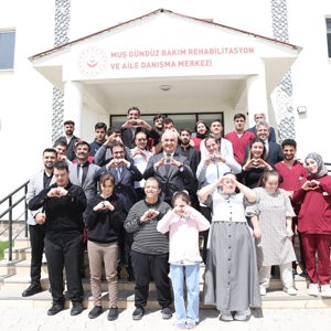 Valimiz Sayın Avni Çakır’dan Muş Gündüz Bakım Merkezine Ziyaret - fotoğraf 1