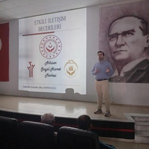 Aile Eğitim Programı Kapsamında Etkili İletişim ve Dijital Okuryazarlık Eğitimleri Gerçekleştirildi - fotoğraf 1