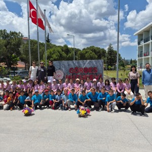 Öğrencilerimizden Huzurevi Sakinlerimize Anlamlı Ziyaret - fotoğraf 1