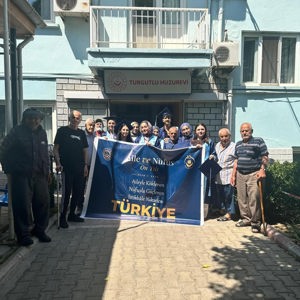 Mezuniyet Sevinci Huzurevi Sakinlerimizle Paylaşıldı - fotoğraf 1