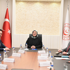 Bakan Selçuk, Türkiye Gençlik Vakfı Başkanı Enes Eminoğlu ve Yönetim Kurulu Üyelerini Kabul Etti - fotoğraf 1