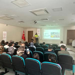 Trafik Kuralları Bilinçlendirme Eğitimi Gerçekleştirildi - fotoğraf 1