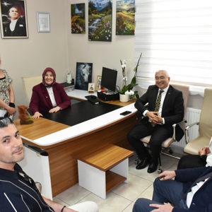 Bakan Yardımcımız Sayın Leman Yenigün’den Bursa İlk Kabul Çocuk Evleri Sitesine Ziyaret - fotoğraf 1