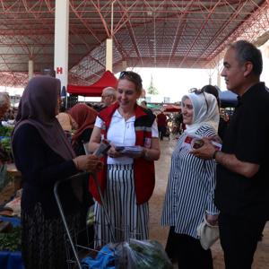 İl Müdürümüz Mustafa Çakır,Kıymetli Eşi Elif Çakır, Sosyal Hizmet Merkezi Müdürümüz Şeyda Şimşek ve görevli personelimizle birlikte Burdur Salı Pazarında vatandaşlarımızla bir araya geldi. - fotoğraf 8