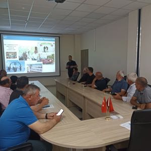 Gölhisar Sosyal Hizmet Merkezi Müdürlüğümüz personelleri tarafından, Sosyal Risk Haritaları çalışmaları kapsamında Çavdır ilçesinde görev yapan muhtarlara yönelik bilgilendirme faaliyeti gerçekleştirildi. - fotoğraf 4