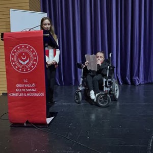 Engelliler Haftası’nda Sanat ve Duygu Dolu Kutlama Farklıyız Ama Biriz - fotoğraf 1