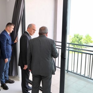 Huzurevimizde Yeni Dönem Valimiz Sayın Muammer Erol İnşaat Çalışmalarını Yerinde İnceledi - fotoğraf 2