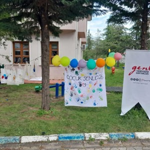 Üniversiteli Gençlerden Çocuk Evlerimize Neşe Dolu Bir Ziyaret - fotoğraf 3