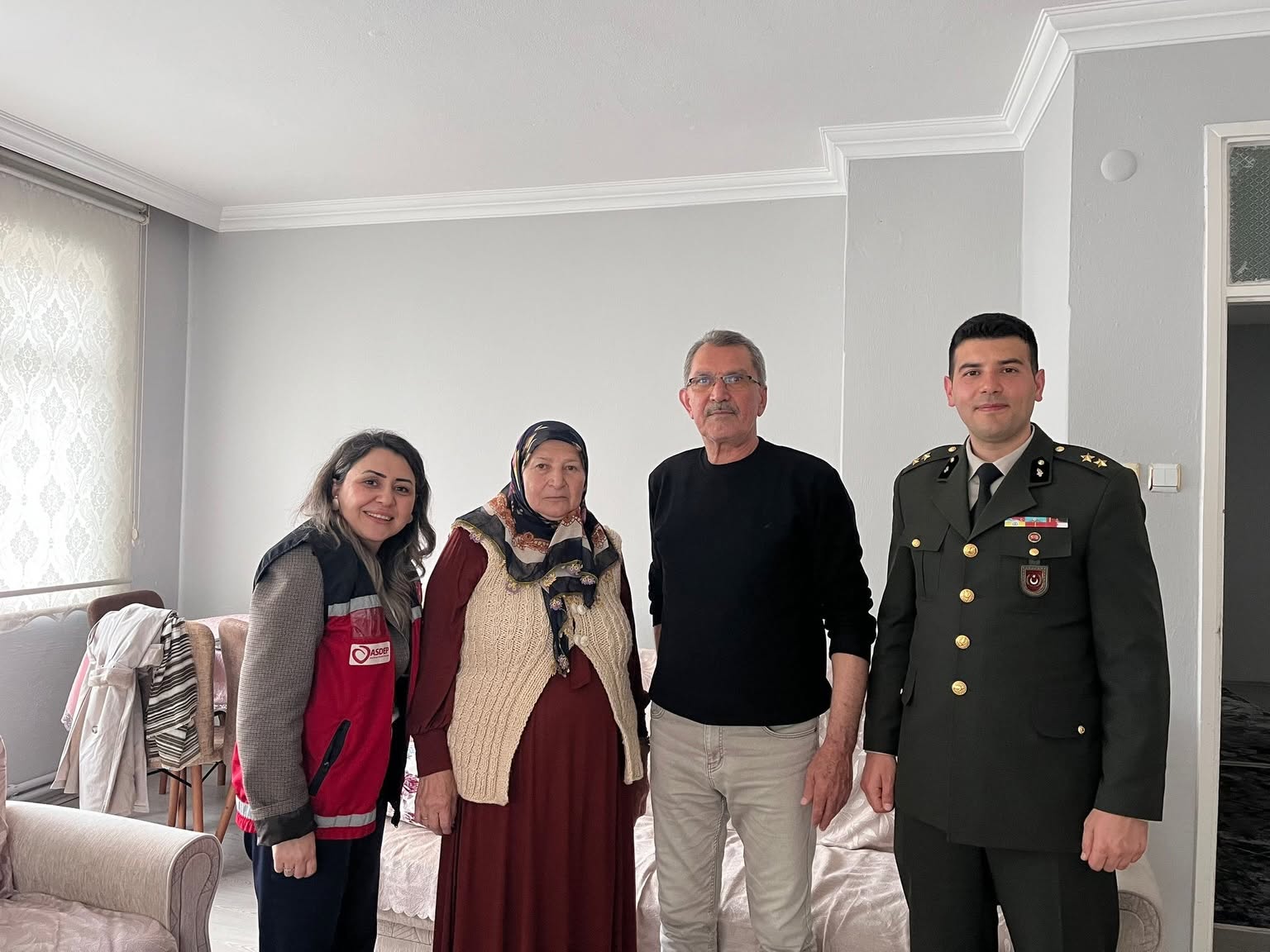 Kurban Bayramı’nın manevi ikliminde, vatanımızın bekası için en büyük fedakârlığı gösteren kahramanlarımızın kıymetli emanetleri unutulmadı.