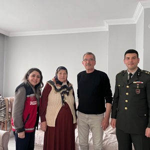 Kurban Bayramı’nın manevi ikliminde, vatanımızın bekası için en büyük fedakârlığı gösteren kahramanlarımızın kıymetli emanetleri unutulmadı. - fotoğraf 1