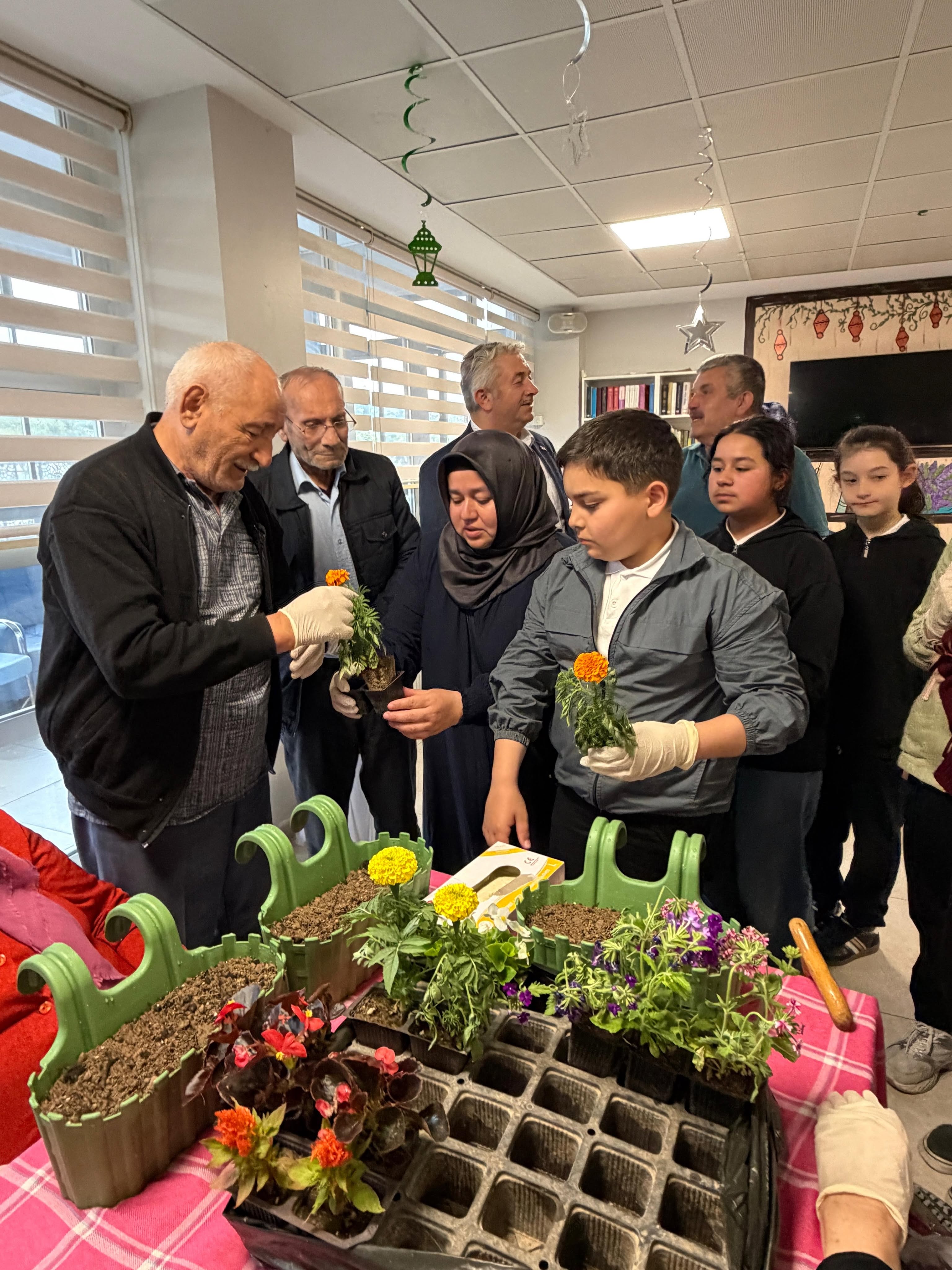 Fatsa Huzurevi'nde "Gönül Bağı": Nesiller Doğada ve Sanatta Buluştu