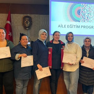 Sağlıklı Aile, Güçlü Gelecek: "Modüler Aile Eğitim Programı" Mezunlarını Verdi - fotoğraf 2