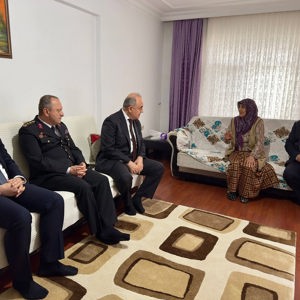 Valimiz Sayın Muammer Erol’dan Kurban Bayramı’nda Vefa Ziyaretleri Şehit Ailelerimizin ve Gazilerimizin Her Daim Yanındayız - fotoğraf 2