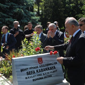 Arefe Gününde Şehitlerimiz Dualarla Yâd Edildi - fotoğraf 4
