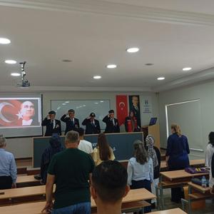 Vatan ve Kahramanlık Buluşmalarında Gazilerimiz Gençlerle Bir Araya Geldi - fotoğraf 2