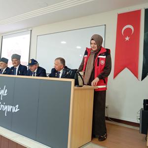 Vatan ve Kahramanlık Buluşmalarında Gazilerimiz Gençlerle Bir Araya Geldi - fotoğraf 3