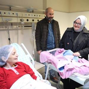 Bakan Selçuk Ankara’da Yılın İlk Bebeğini Ziyaret Etti - fotoğraf 3