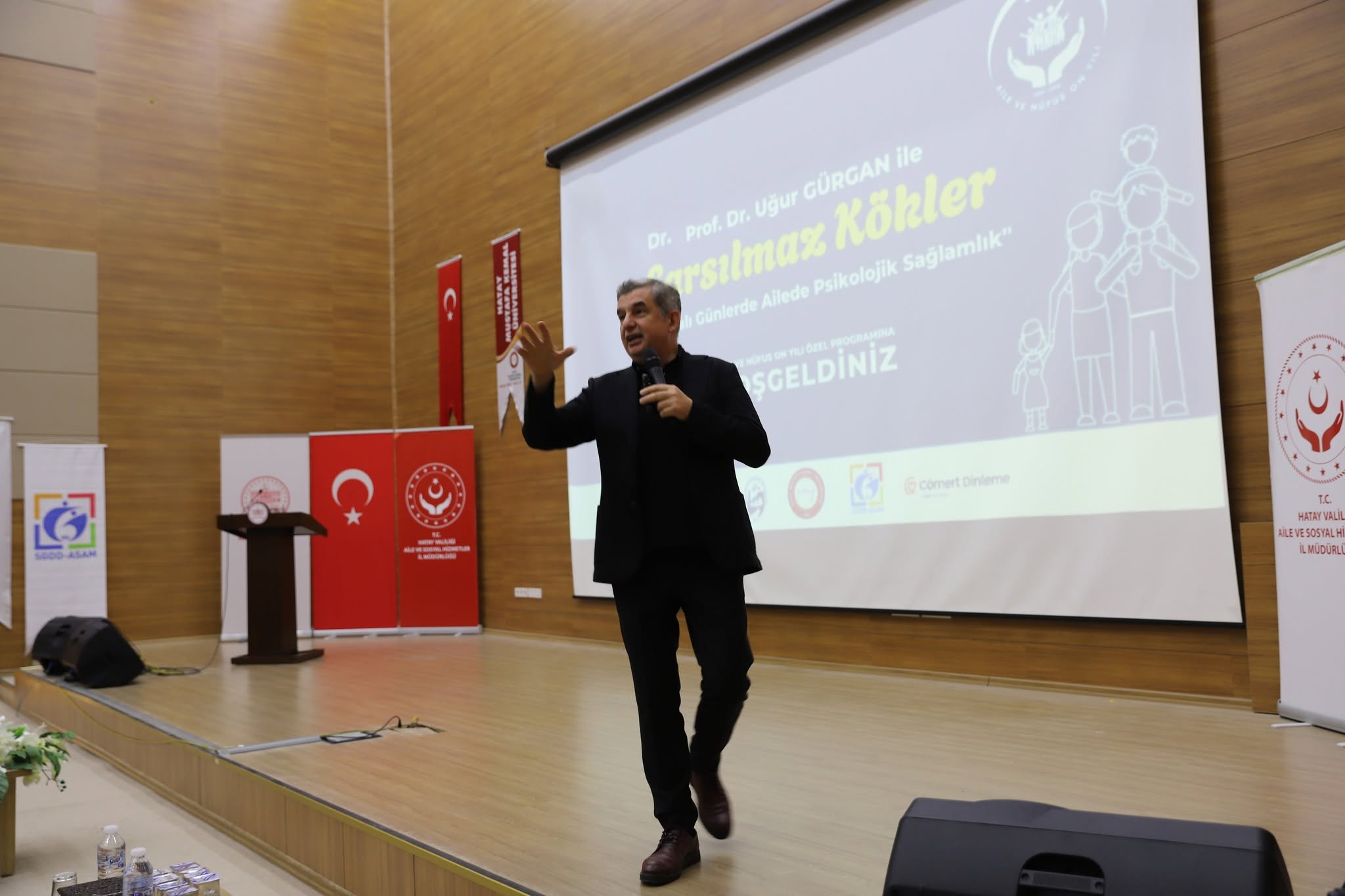 Prof. Dr. Uğur Gürgan tarafından “Sarsılmaz Kökler: Fırtınalı Günlerde Ailede Psikolojik Sağlamlık” programı gerçekleştirildi.