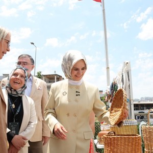 Bakanımız Göktaş, İzmir'de "Yükselen Kadınlar: Kendi İşim, Benim İzim" programında konuştu - fotoğraf 8