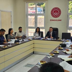 Otizm Spektrum Bozukluğu Bireysel Sosyal Hizmet Danışmanlığı Projesi kapsamında istişare toplantısı gerçekleştirildi. - fotoğraf 1
