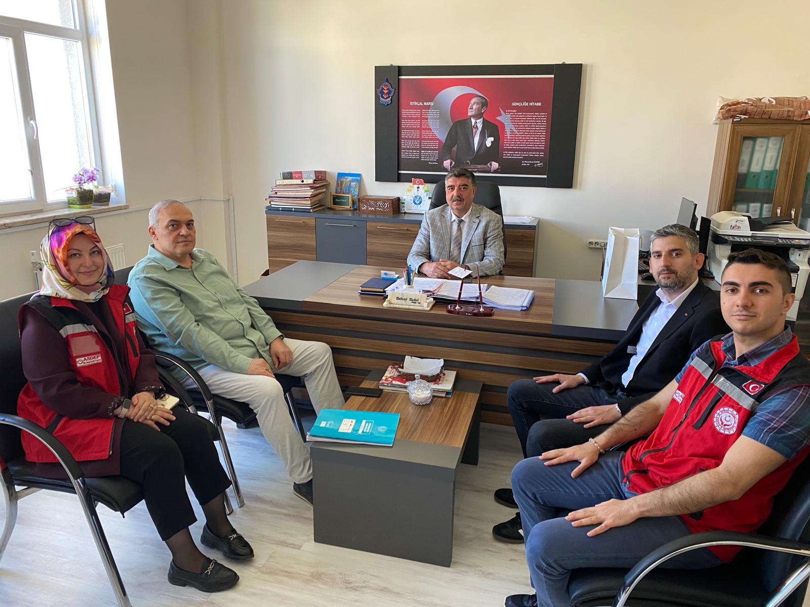 Eller Konuşuyor, Gönüller Buluşuyor