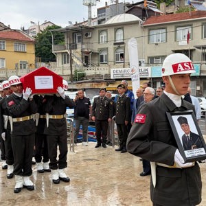 Kıbrıs Gazimiz Kamil Aydemir Son Yolculuğuna Uğurlandı - fotoğraf 6
