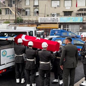 Kıbrıs Gazimiz Kamil Aydemir Son Yolculuğuna Uğurlandı - fotoğraf 7