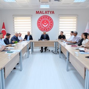 Haziran Ayı İl Müdürlüğü Değerlendirme toplantımız, İl Müdürümüz Sayın Ömer Faruk ERGÜN başkanlığında, İl Müdür Yardımcılarımız, Şube Müdürlerimiz, Kuruluş Müdürlerimiz ve Hukuk Birimi Koordinatörümüzün katılımıyla gerçekleştirildi. - fotoğraf 2