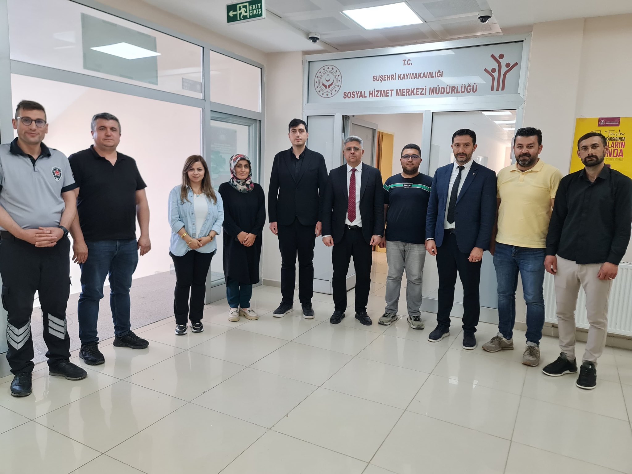  İl Müdürümüz Özgür Kırmızıtaş, Suşehri Sosyal Hizmet Merkezi Müdürlüğünü ziyaret etti.