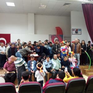 Karaisalı Engelsiz Yaşam Bakım Rehabilitasyon ve Aile Danışma Merkezimizde Düzenlenen Yeni Yıl Kutlaması Programımız - fotoğraf 4