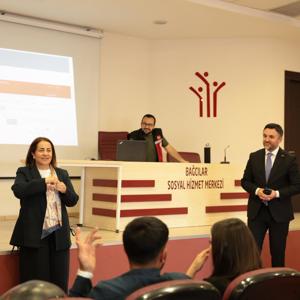Bakan Yardımcımız Sn. Sevim Sayım Madak, İl Müdürümüz Sn. Ömer Turan Eşliğinde Bağcılar Sosyal Hizmet Merkezini Ziyaret Etti - fotoğraf 8