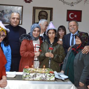 Huzurevinde yılbaşı eğlence programı düzenlendi - fotoğraf 1