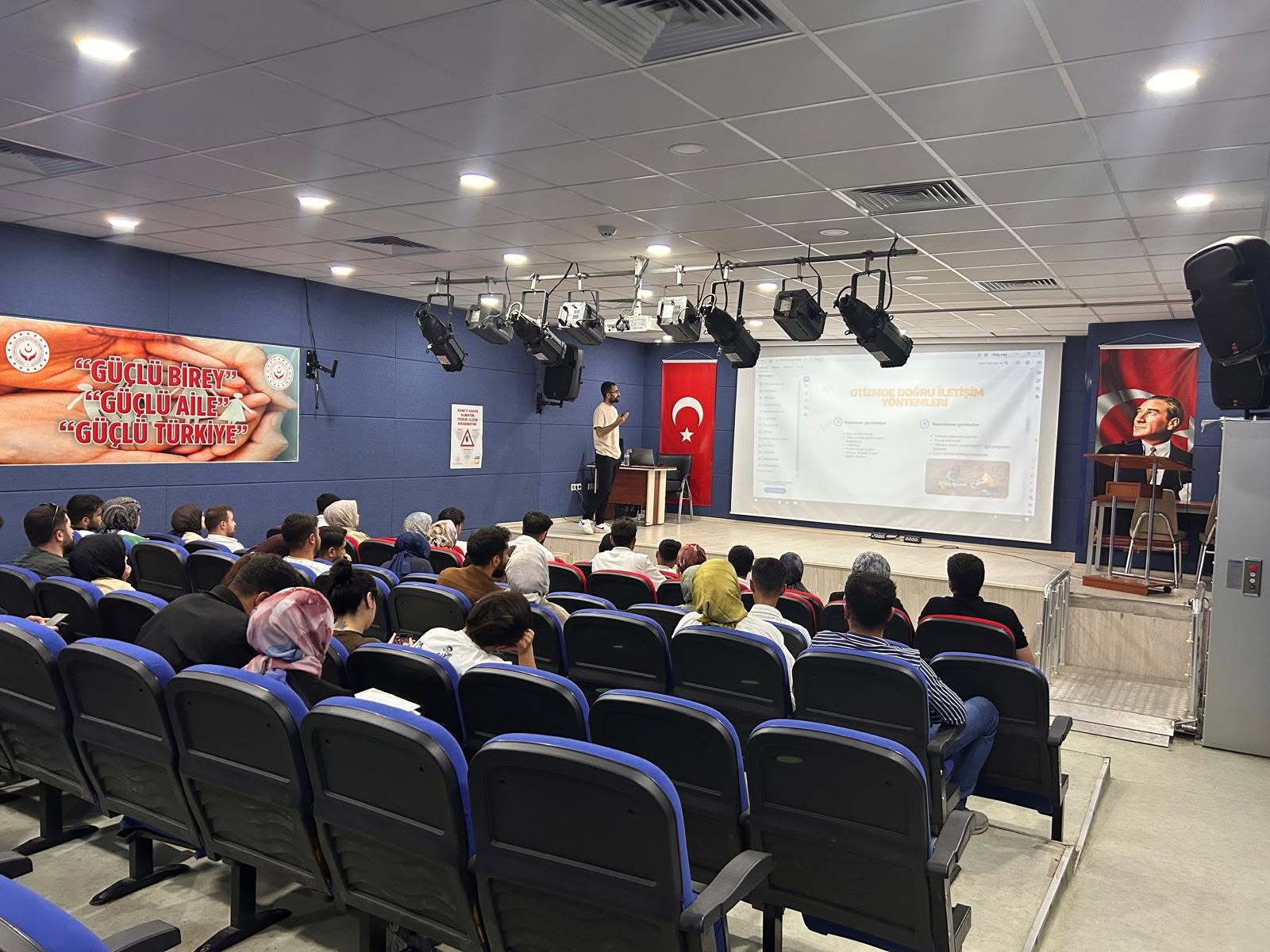 Genç Çiftlere Yönelik Otizm Farkındalık Eğitimi Düzenlendi