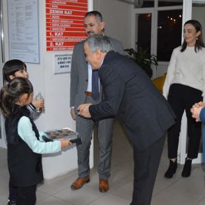 Huzurevinde yılbaşı eğlence programı düzenlendi - fotoğraf 6