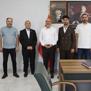 AŞAV Muş İl Başkan Yardımcısı Murat ÇALDIR, Van AŞAV Şube Başkanı Murat BAKİ ve Köy. Gel. Der. Fahri Başkanı Murat KORLAMAZ İl Müdürümüz Abdulbari AKSOY’u makamında ziyaret etti. - fotoğraf 1